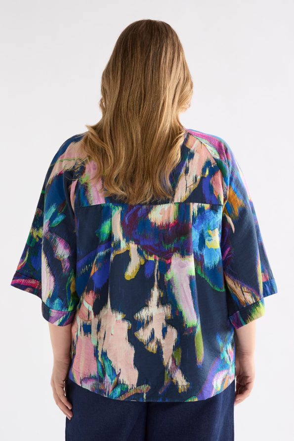 A1543-M-Moda_V_Neck_Top_VAARA_PRINT-10