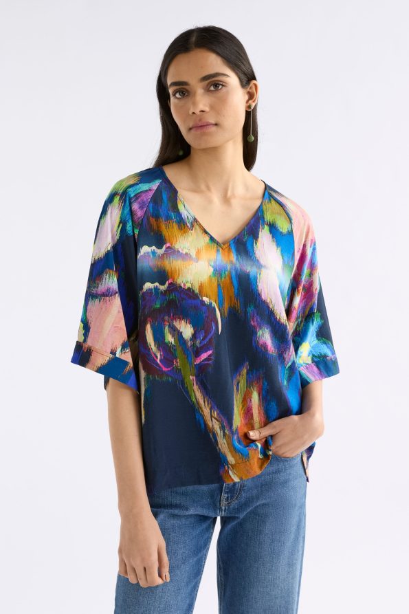 A1543-M-Moda_V_Neck_Top_VAARA_PRINT-3