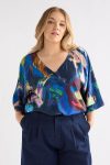 A1543-M-Moda_V_Neck_Top_VAARA_PRINT-3