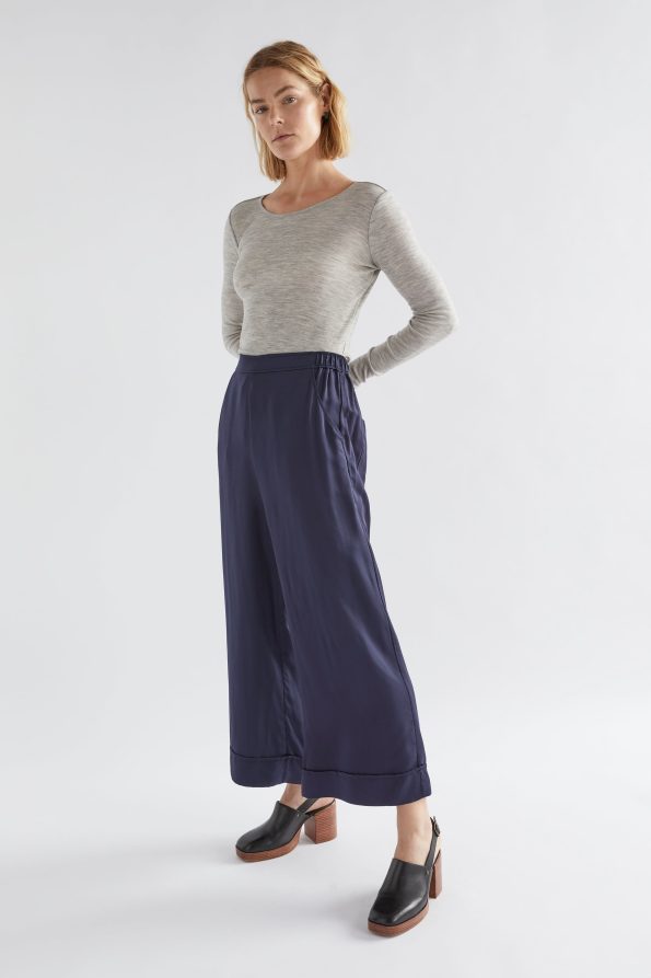 ET189_C-Merino-Long-Sleeve-Top_Grey_Wide-Leg_Culotte_Moonlight_4_531817b0-d663-4351-b4a5-56a1de3c2c6e